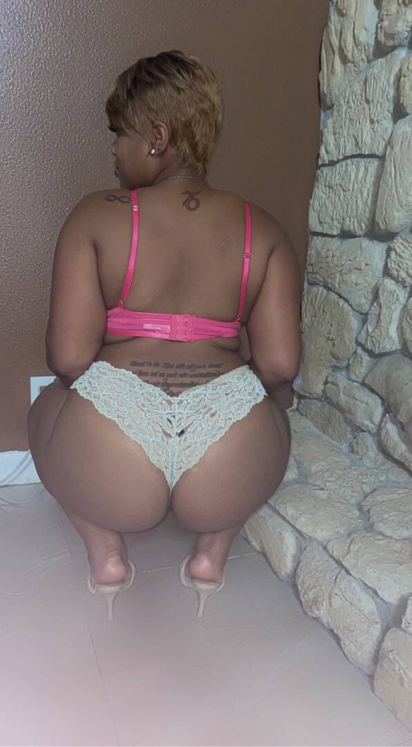Coco - Independent Female Houston Escort