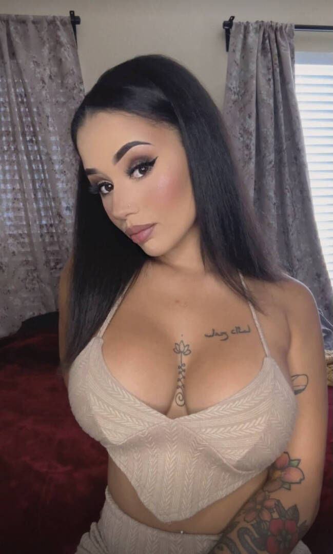 Nikki Vega - Independent Female Las Vegas Escort