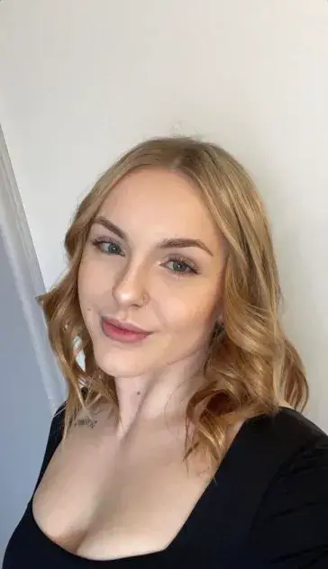 Ariana - Independent Female  Duluth Escort