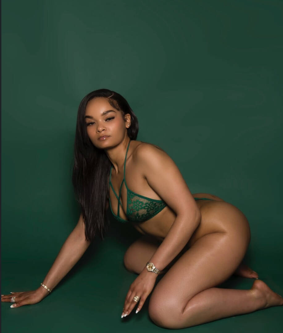 Escarlata - Independent Female  Boone Escort