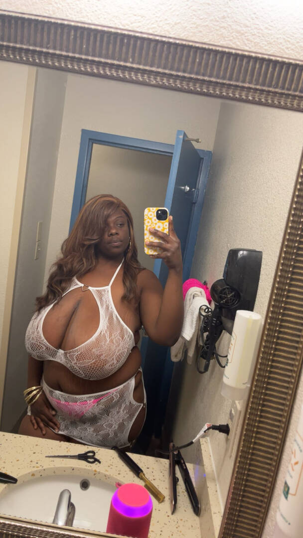 Floral - Independent Female  Los Angeles Escort