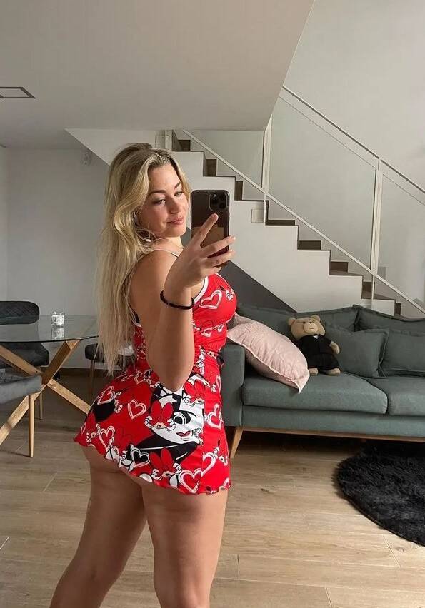 Yvonelis - Independent Female  Los Angeles Escort