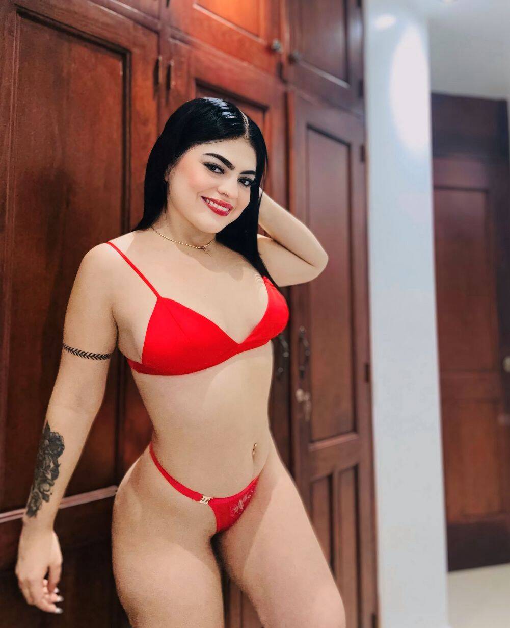 Jenny - Independent Female Cape Cod Escort