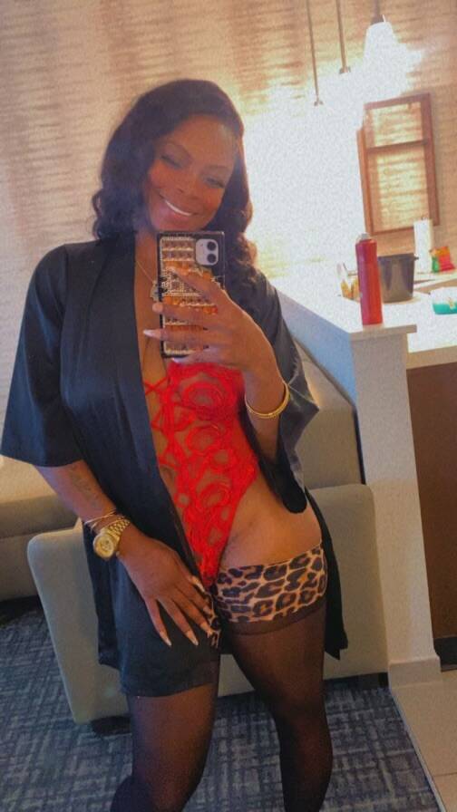 Gena - Independent Female Hampton Escort