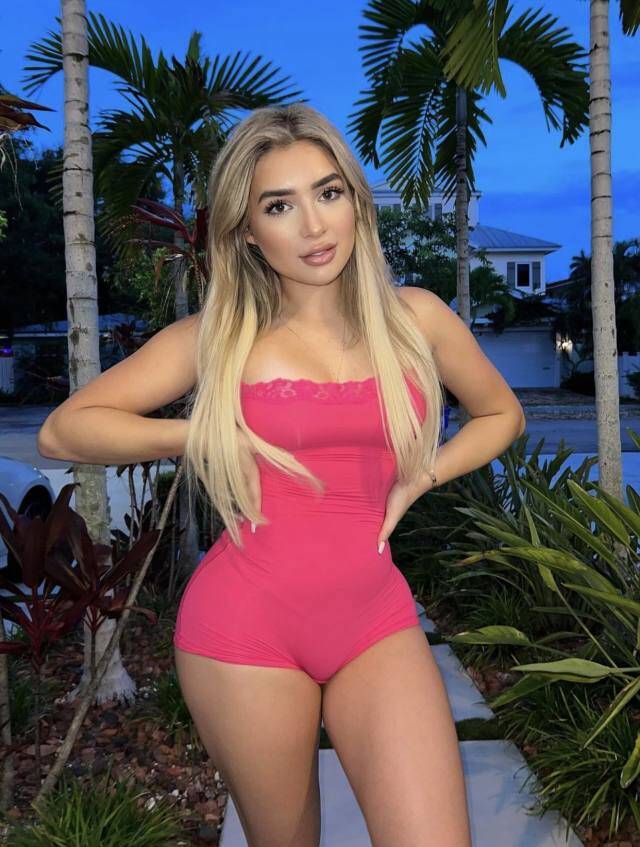 Abigail - Independent Female  St. Louis Escort