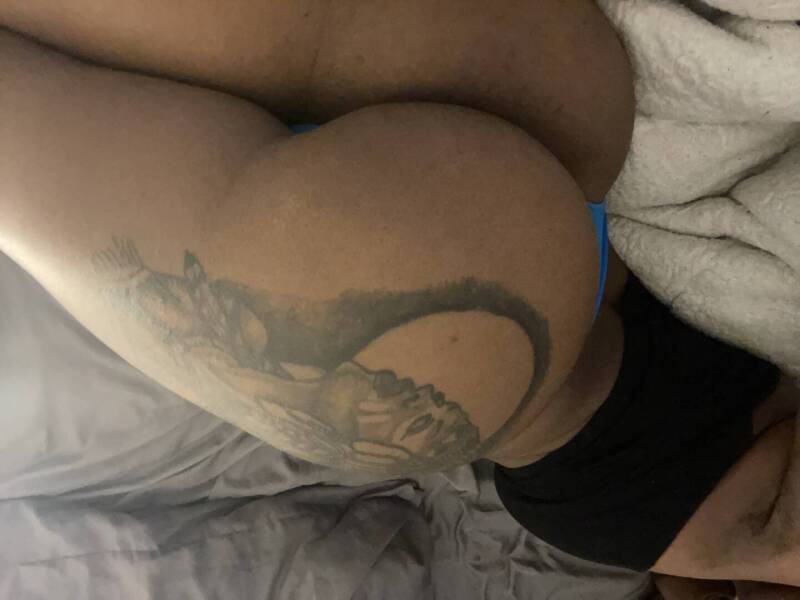 Escorts Pretty Peach