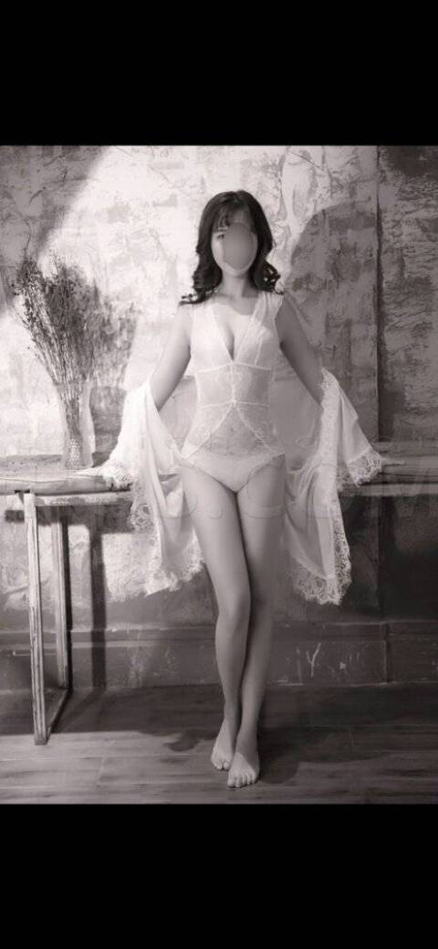 Escorts Cute asian girl