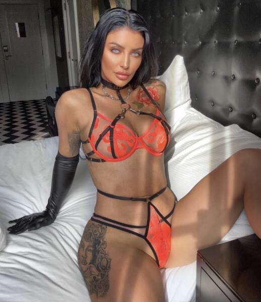 Escorts Crystal