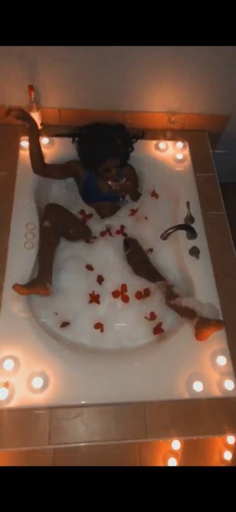 Escorts Armony Banks