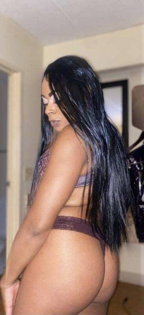 Escorts Peachy Marie