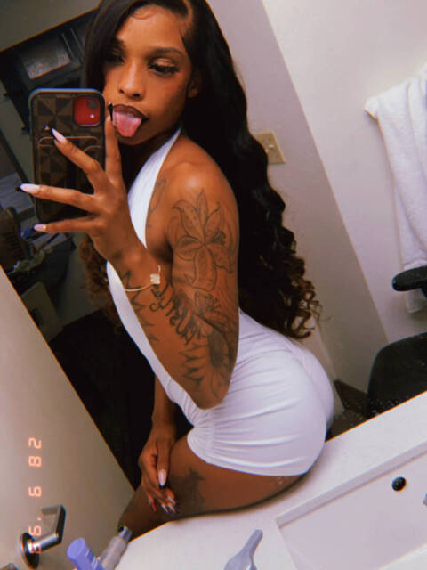 Escorts Sexxii slim
