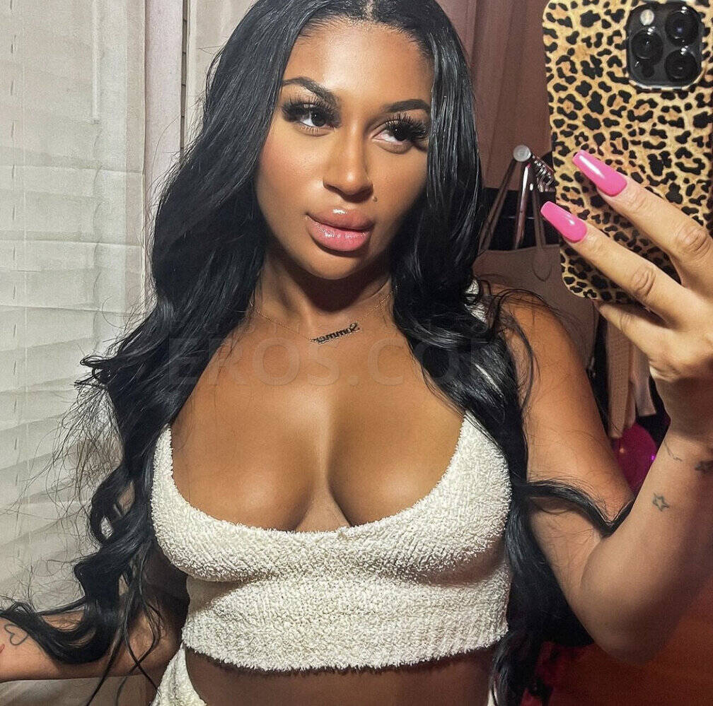 Sommer Isabella - Independent Female Los Angeles Escort