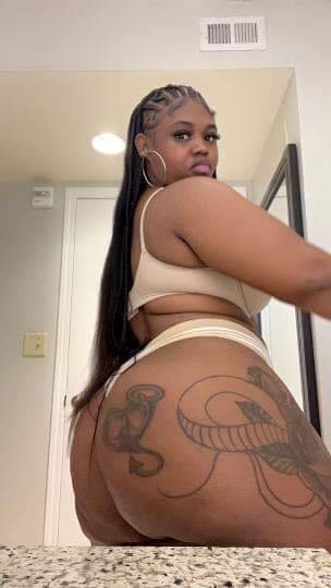 Bree - Independent Female Houston Escort