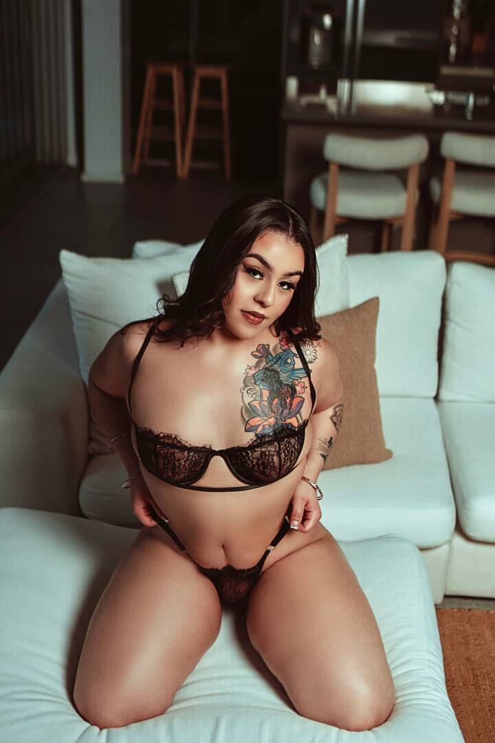 Aston - Independent Female Albuquerque Escort
