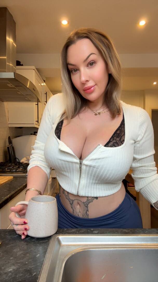 Marie - Independent Female Toronto Escort