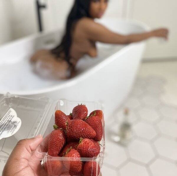 Lorie - Independent Female Philadelphia Escort