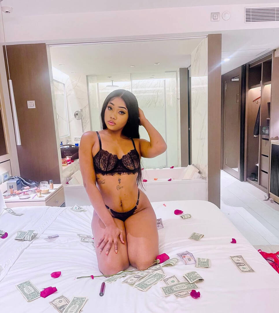 Ajá - Independent Female Los Angeles Escort