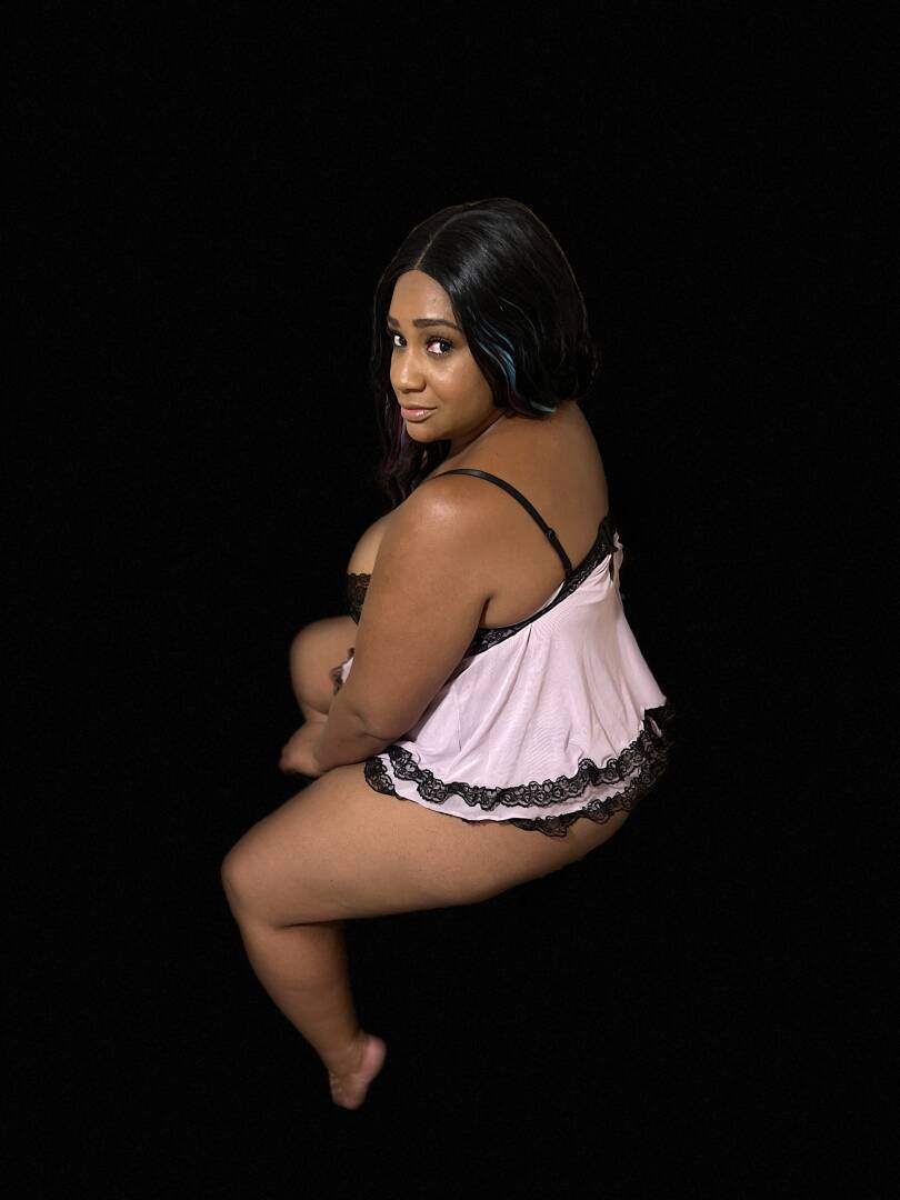 Savannah - Independent Female San Diego Escort