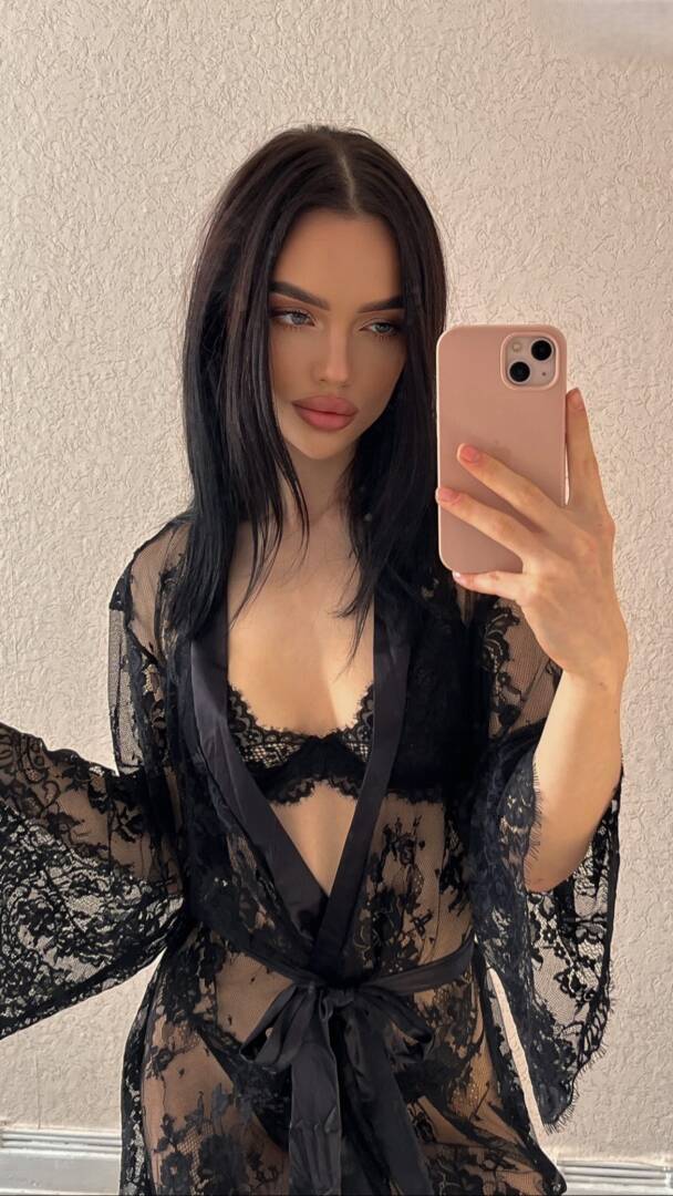 Emma - Independent Female Seattle Escort