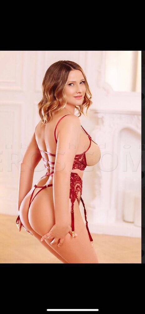 Milla - Independent Female Houston Escort