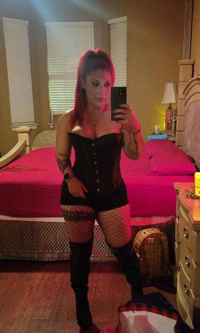 Kat - Independent Female Dallas Escort