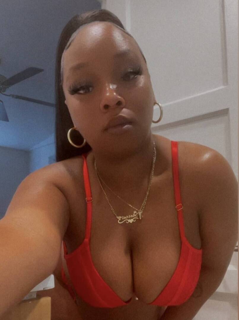 Moet - Independent Female San Diego Escort