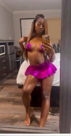 Star - Independent Female Chicago Escort