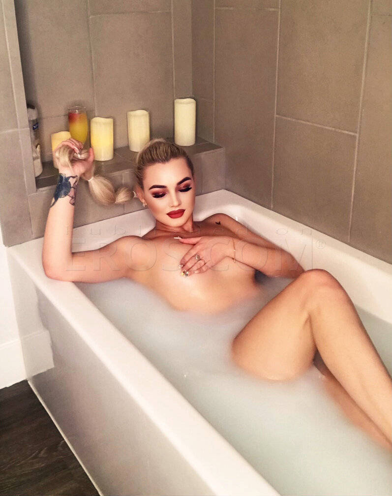 Gina - Independent Female Los Angeles Escort