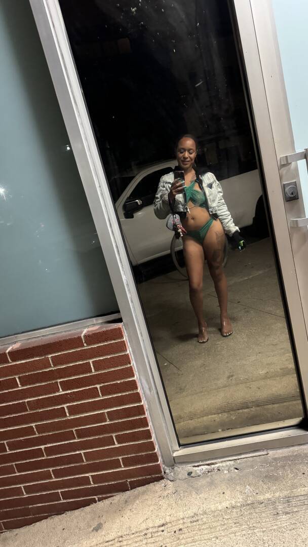 Honey - Independent Female Sacramento Escort