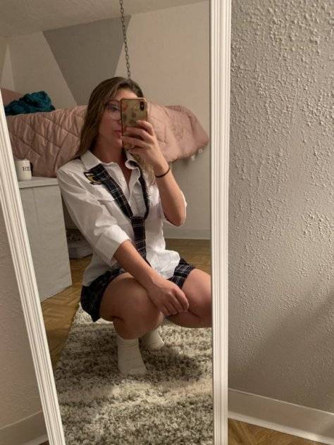 Emily <3 - Independent Female Chicago Escort