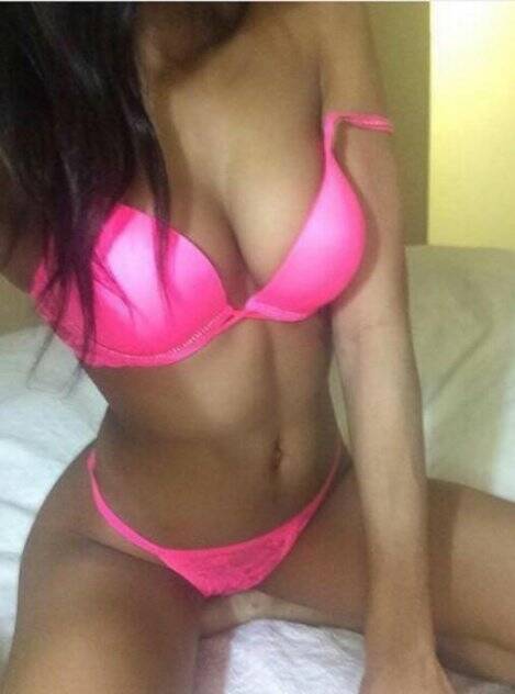 Mia - Independent Female Boston Escort