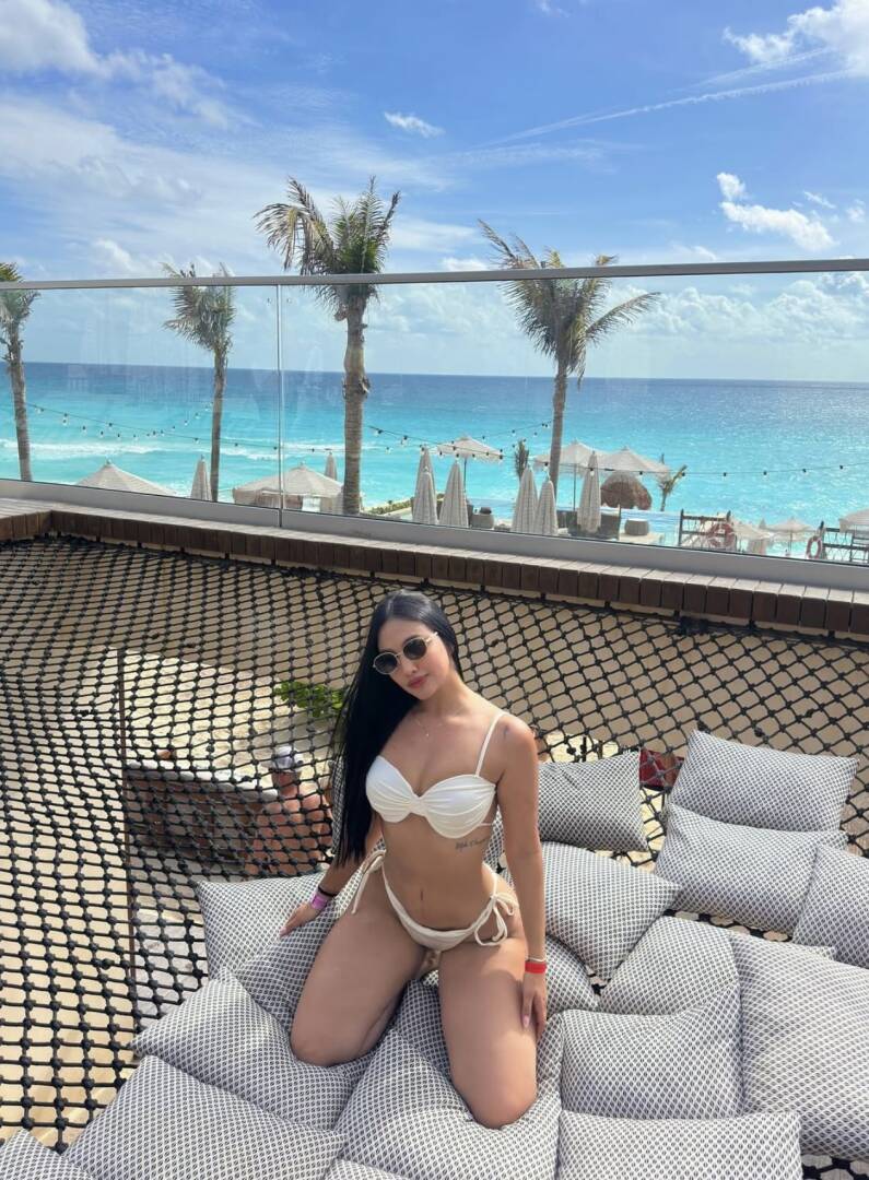 Alena - Independent Female Columbia Escort