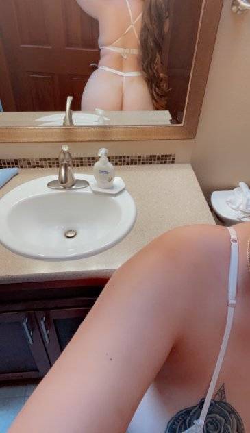 Ari Staccs - Independent Female Seattle Escort