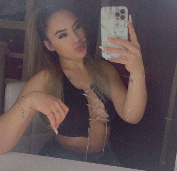 Ava - Independent Female Chicago Escort