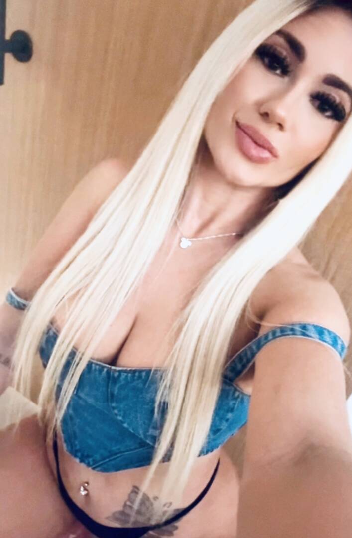 Alondra - Independent Female Miami Escort