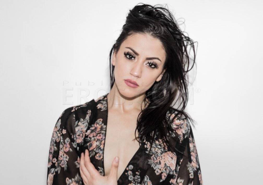 Gwen - Independent Female Seattle Escort