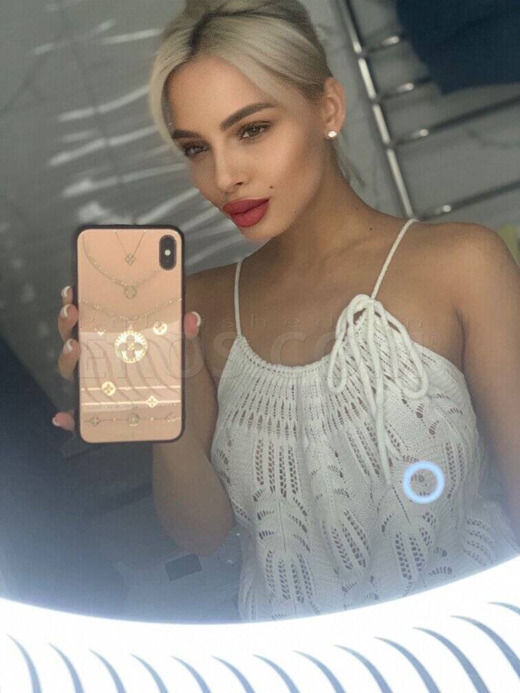 Claudia McPherson - Independent Female Los Angeles Escort