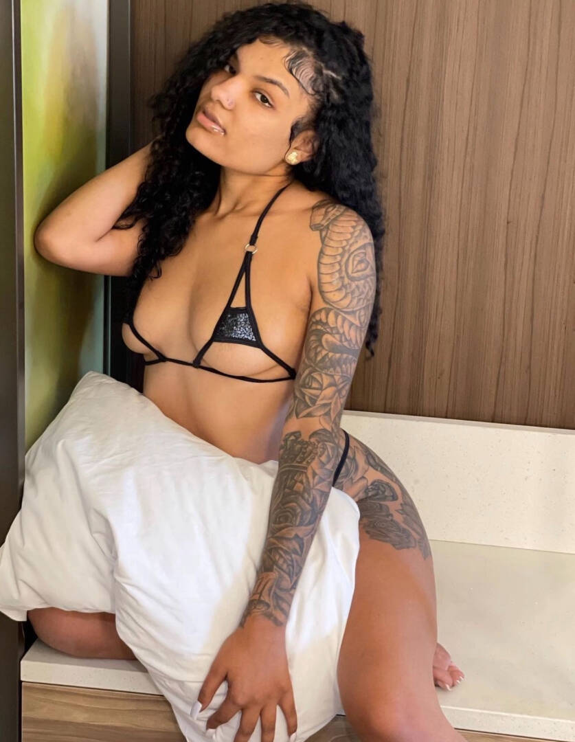 Miriam - Independent Female Los Angeles Escort