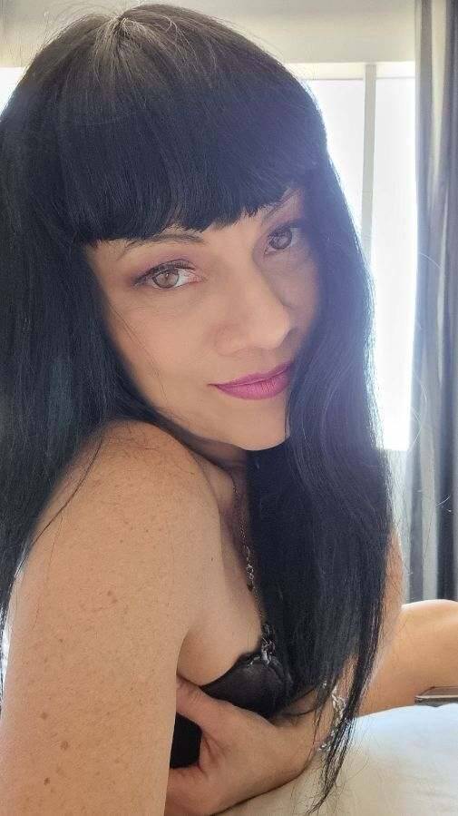 Mature Raven - Independent Female Las Vegas Escort