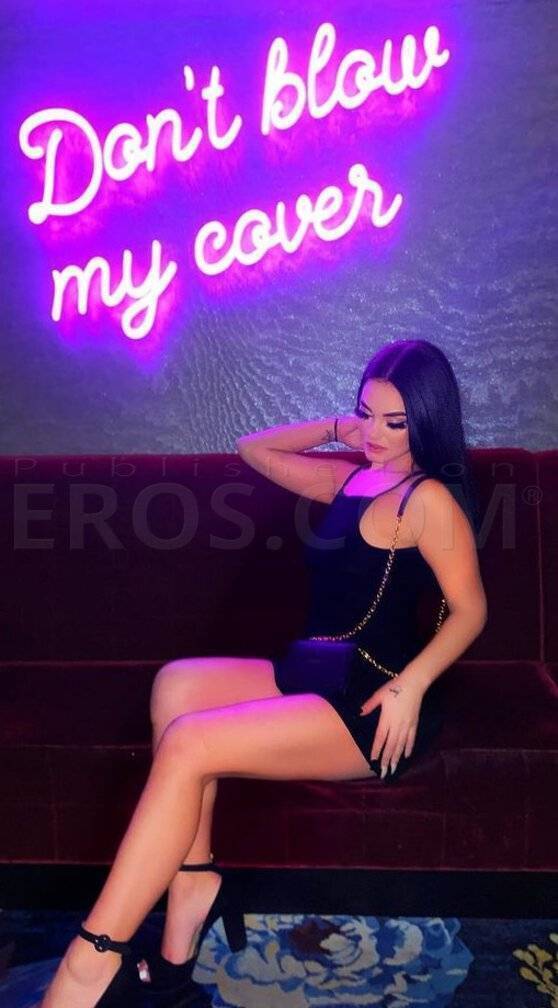 Ariel Starr - Independent Female Las Vegas Escort