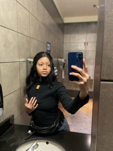 Mercedes - Independent Female Seattle Escort